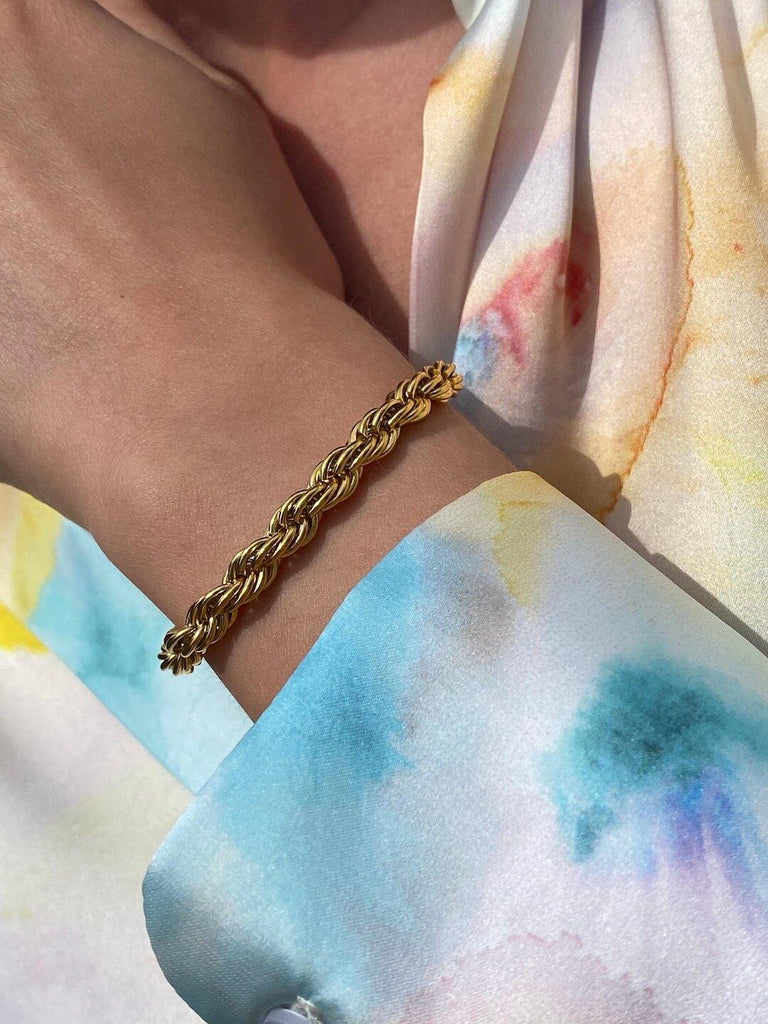 RIHANNA GOLD Twisted Chain Bracelet - Saint Luca Jewelry